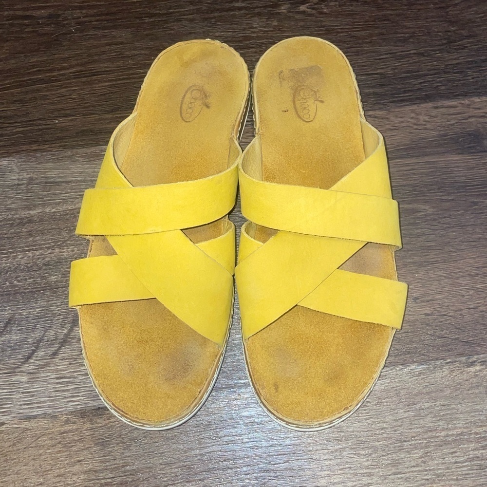 Chaco Wayfarer Orche (Yellow Mustard) Suede Cross Band Slide Sandal Size 9